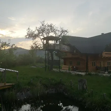 Lemn Rotund Cu Ciubar De Inchiriat Bucovina 木屋 Valea Moldovei